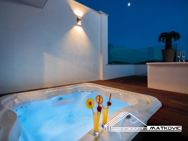 NEWLY BUILT LUXURY VILLA WITH POOL IN ROGOZNICA