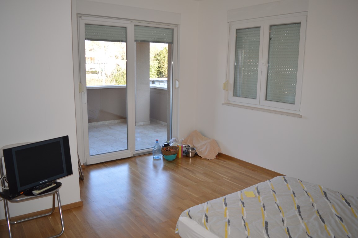 APARTMENT WITH TWO BALCONIES AND GARDEN