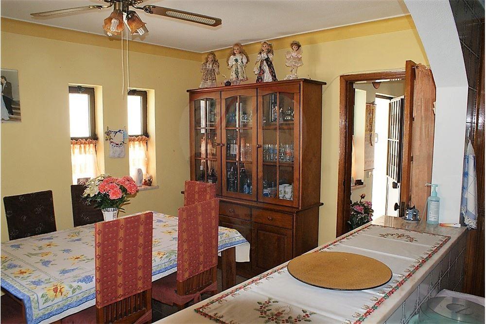 4-Bedroom Villa 2kms from the Beach