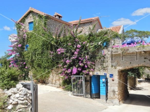 Stone house on Pašman, Ugrinići, 96 m2