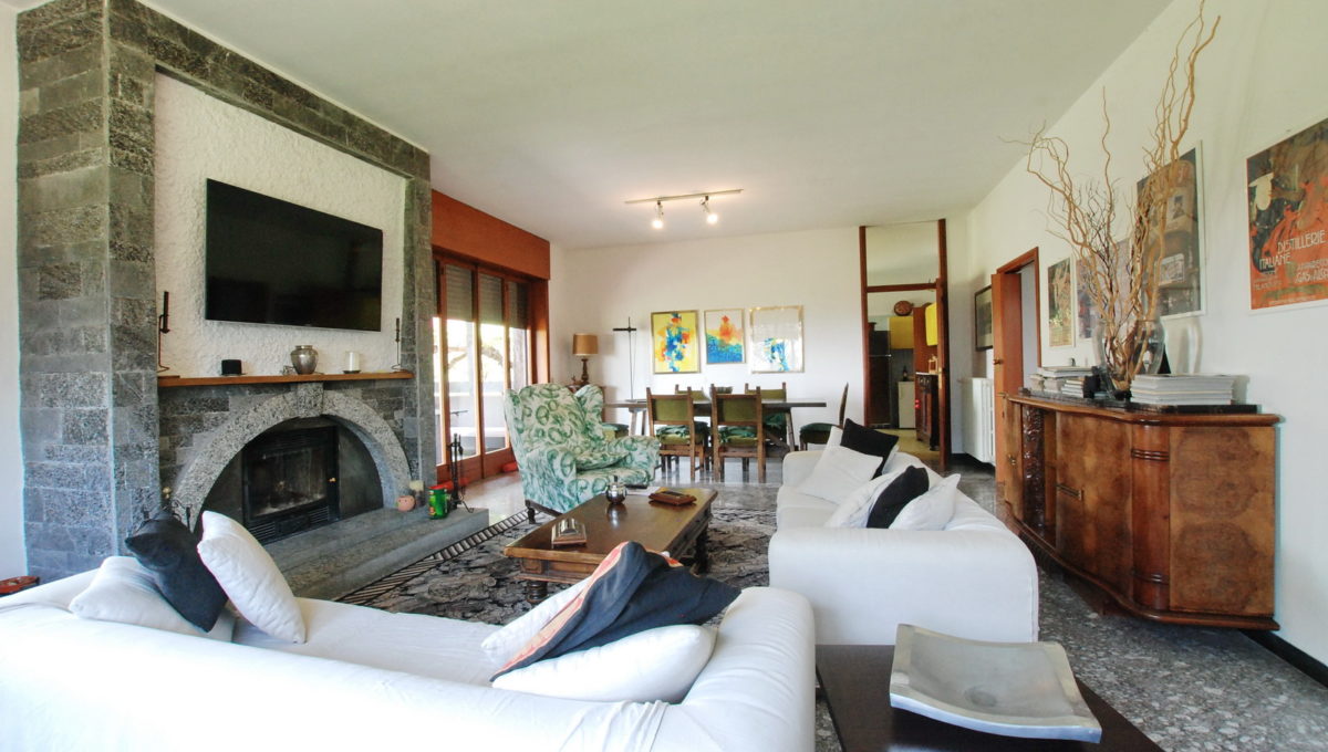 7-1200×680-1 A large estate in Arona.