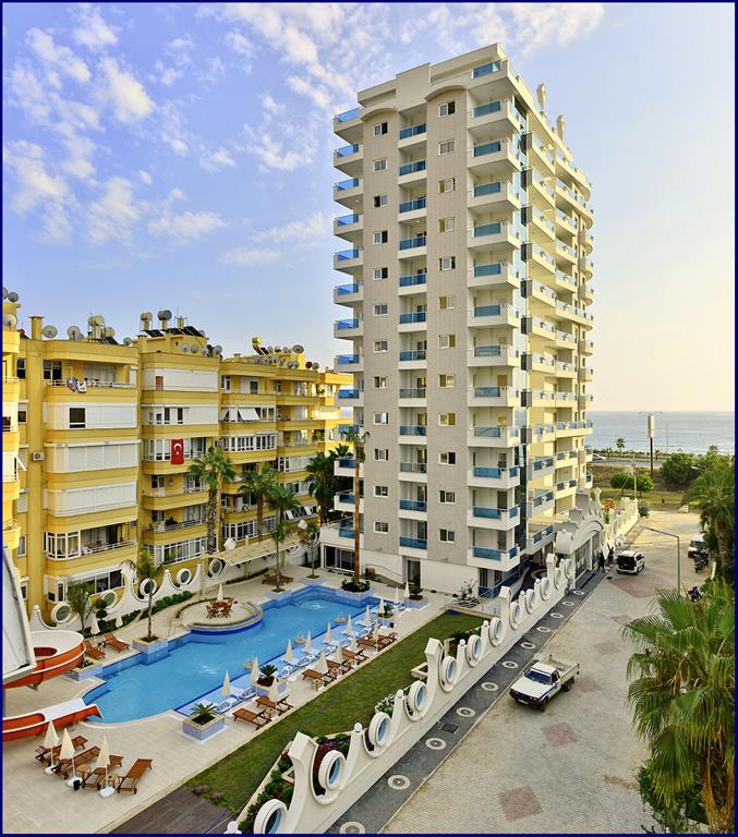 Luxury residential complex with private beach in Alanya, Mahmutlar