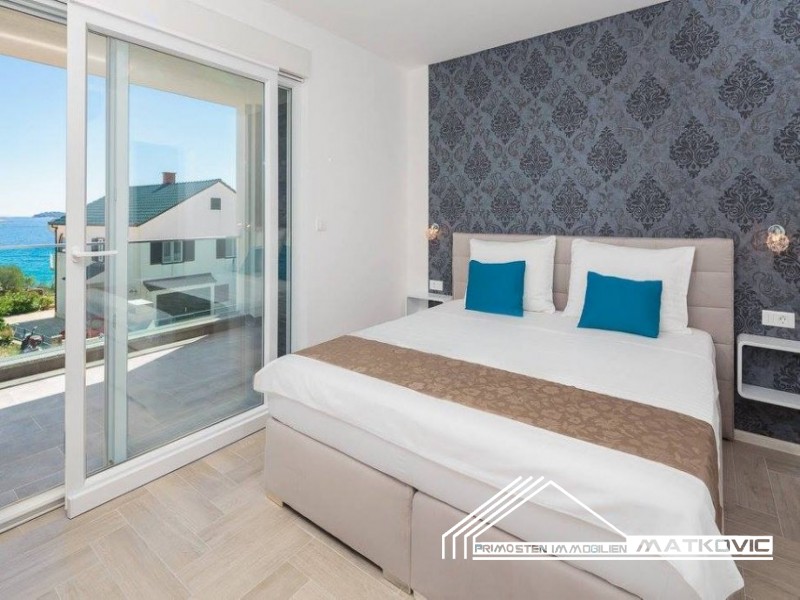 NEWLY BUILT LUXURY VILLA WITH POOL IN ROGOZNICA