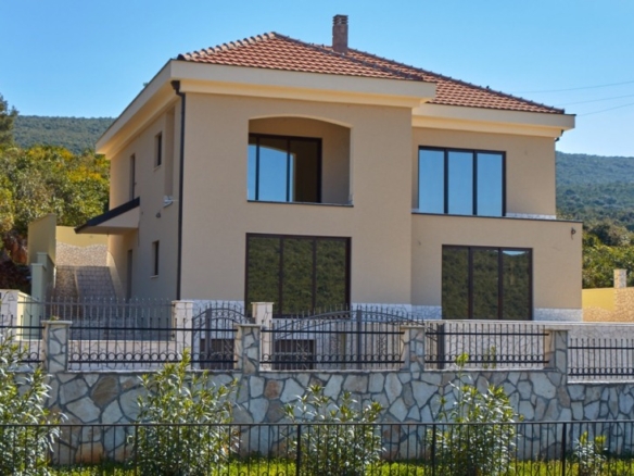 Villa in the delightful location Bigova