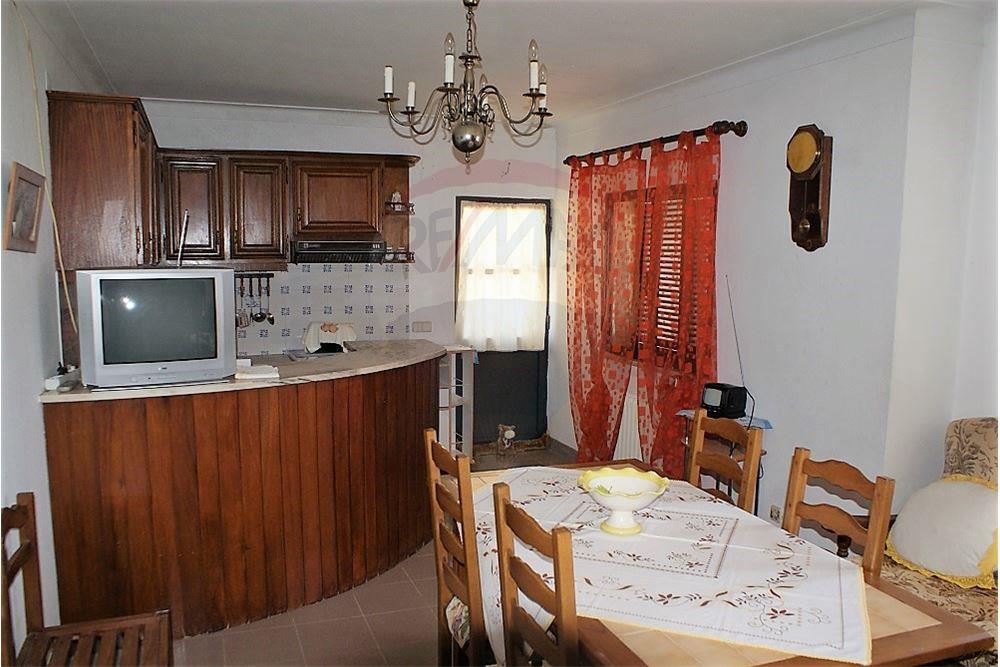 4-Bedroom Villa 2kms from the Beach