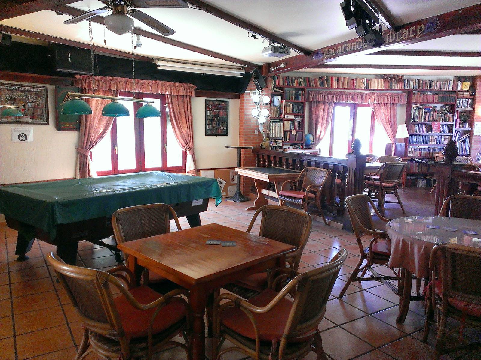 836054594552e6dc85bdc57.63020345_1600