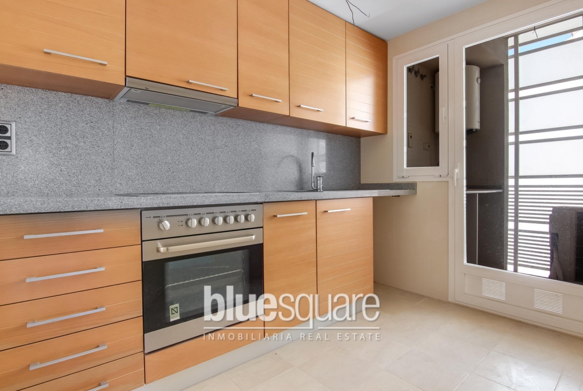 17748-ES-JAV-008205