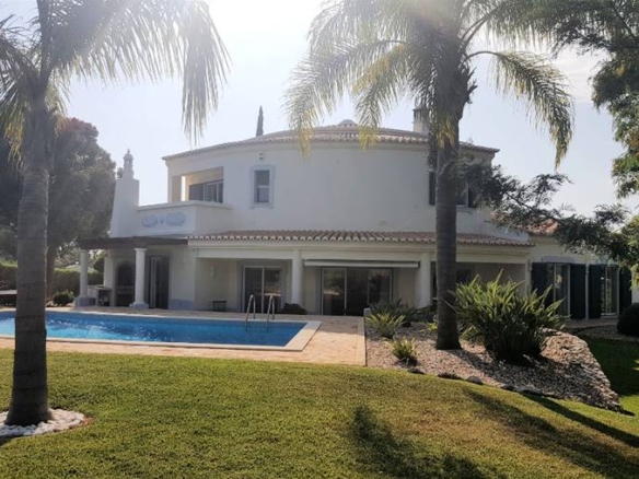 Villa V4 in a Golfe Resort – Algarve