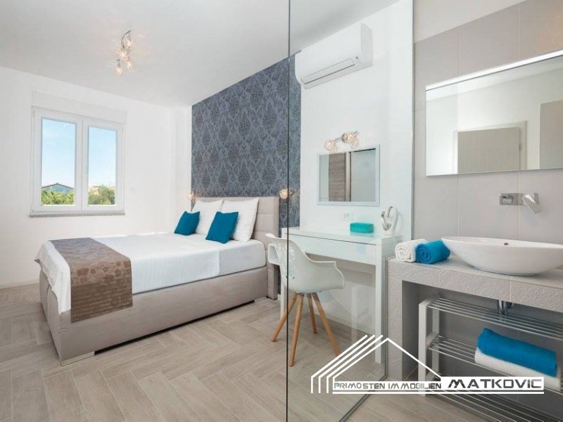 NEWLY BUILT LUXURY VILLA WITH POOL IN ROGOZNICA