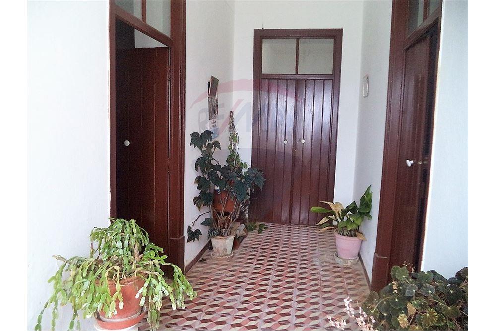 4-Bedroom Villa w/land – Gorjões