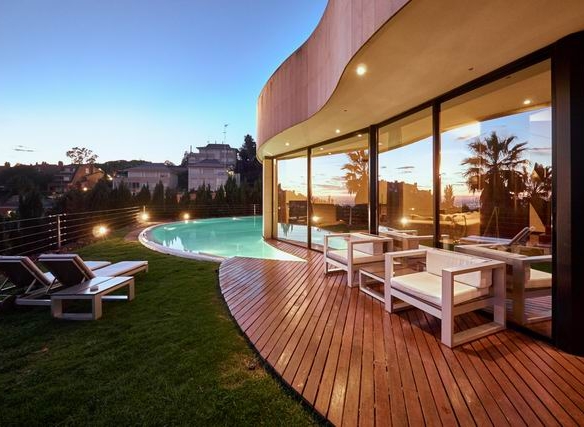 Luxurious villa in Esplugas de Llobregat.