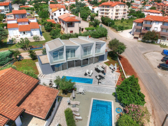 NEW-BUILT MODERN FOUR-BEDROOM VILLA WITH POOL!