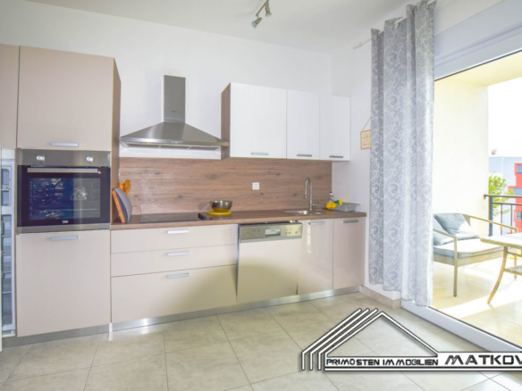 LUXURY APARTMENT ON THE FIRST FLOOR WITH SWIMMING POOL