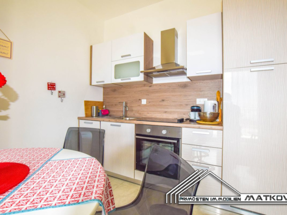 LUXURY APARTMENT ON THE FIRST FLOOR WITH SWIMMING POOL