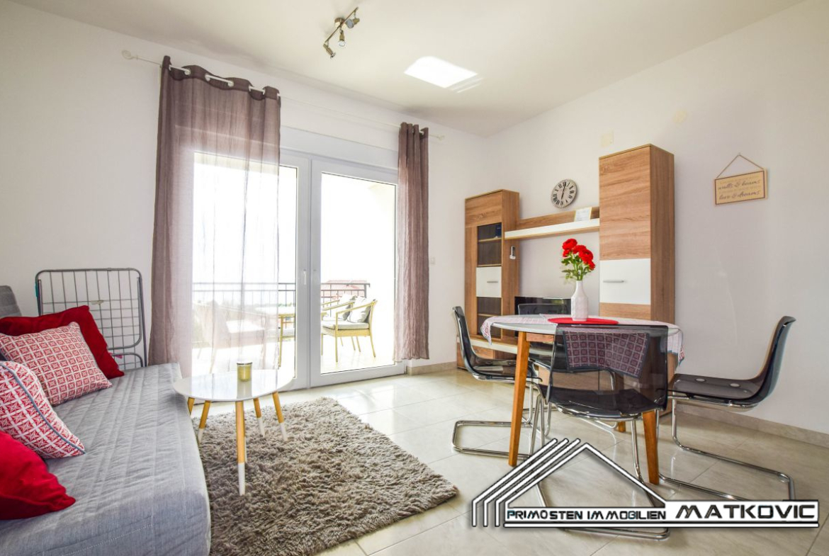 LUXURY APARTMENT ON THE FIRST FLOOR WITH SWIMMING POOL
