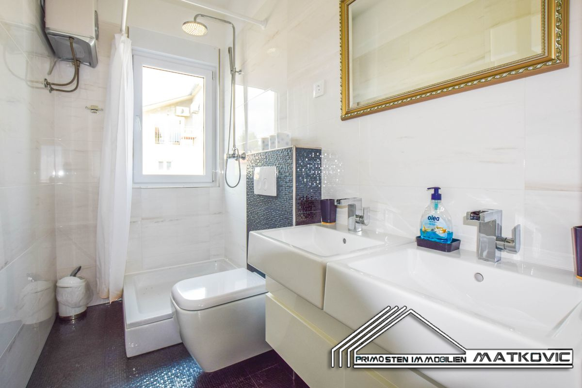 LUXURY APARTMENT ON THE FIRST FLOOR WITH SWIMMING POOL