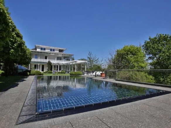 A unique mansion, in one of the best places in Munich.