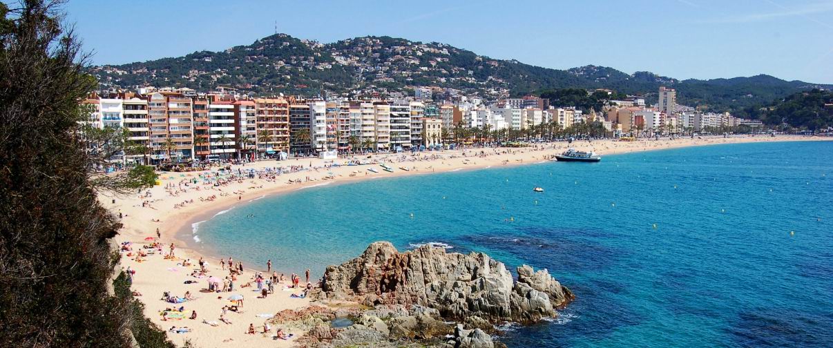 Hotel under renovation, in Lloret de Mar (Girona).