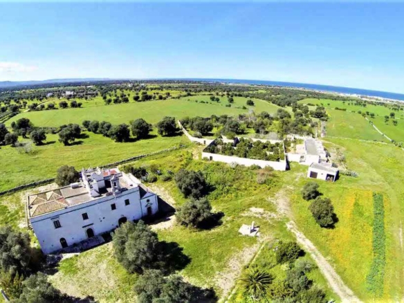 Farm hotel, on the Peninsula of Salento (Apulia).