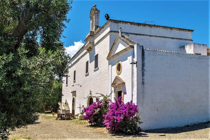 Farm hotel, on the Peninsula of Salento (Apulia).