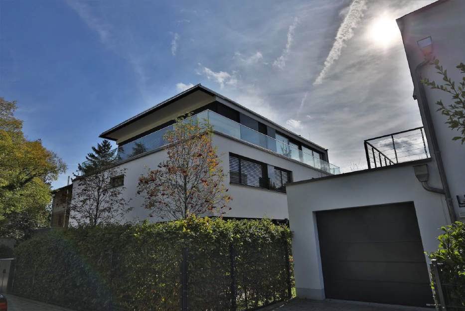 Luxurious duplex penthouse with a roof terrace in Munich.