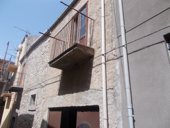 sh 581 town house, Caccamo, Sicily