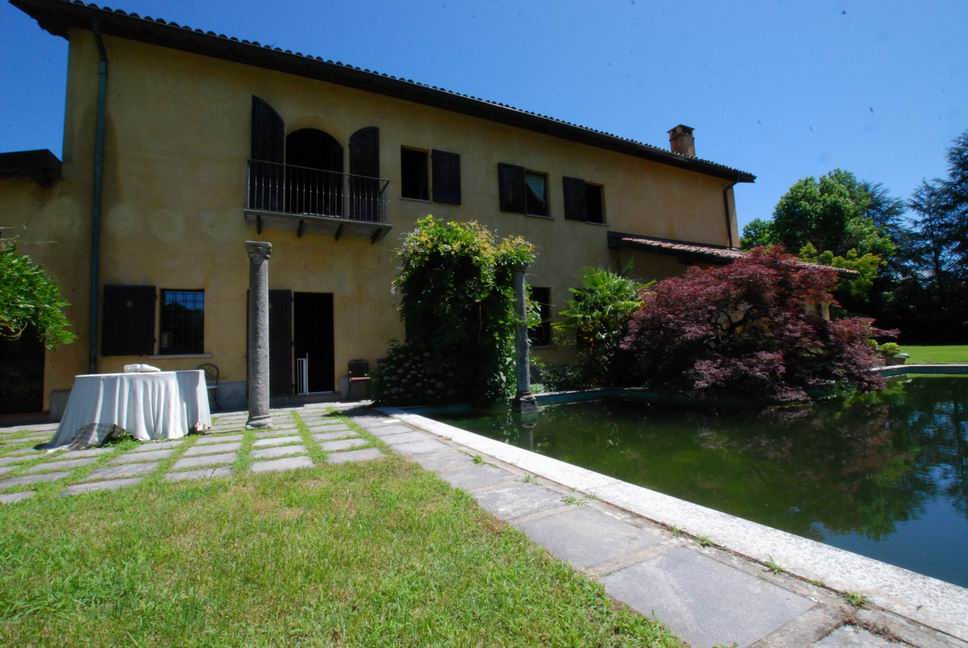 Villa overlooking Lake Maggiore, in Ispra.