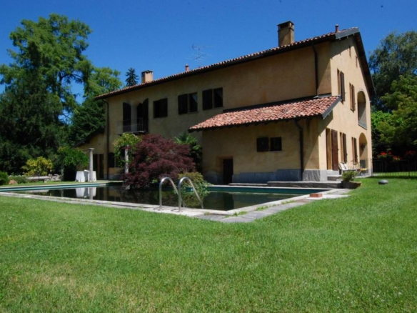 Villa overlooking Lake Maggiore, in Ispra.