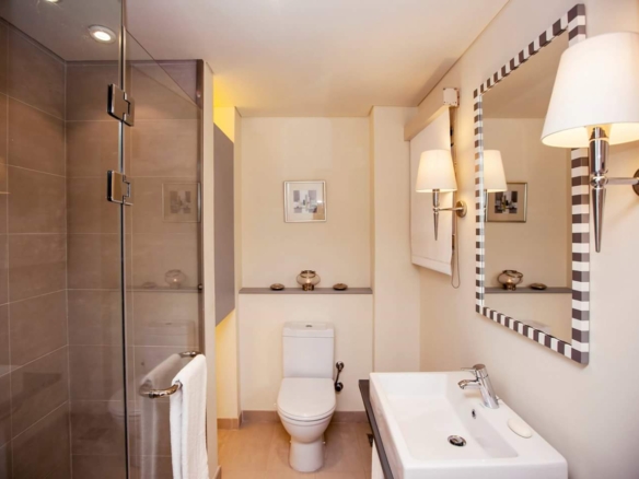 Property consultant, Selling solutions, not promises