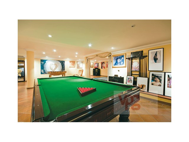 V4+2 Villa