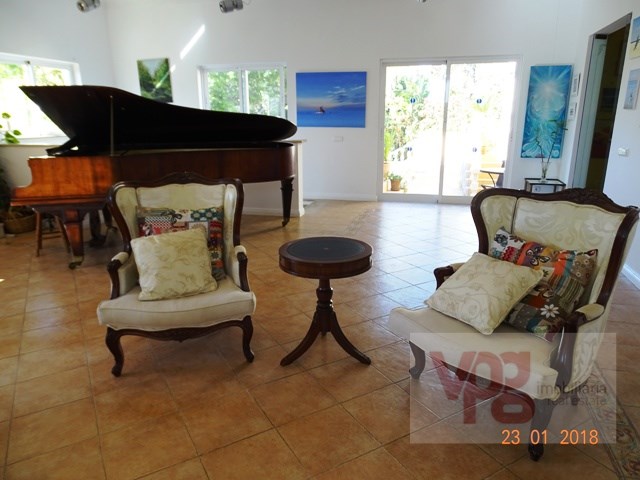V4+2 Villa