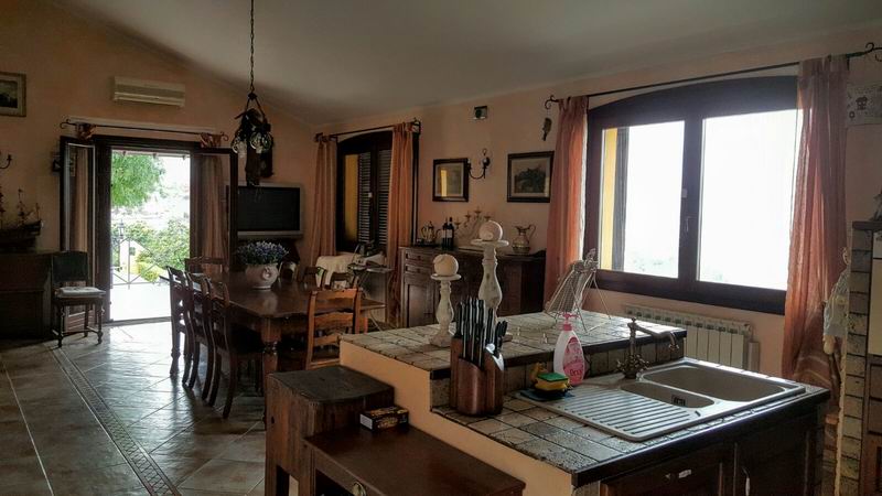 Villa with panoramic view, in San Remo.