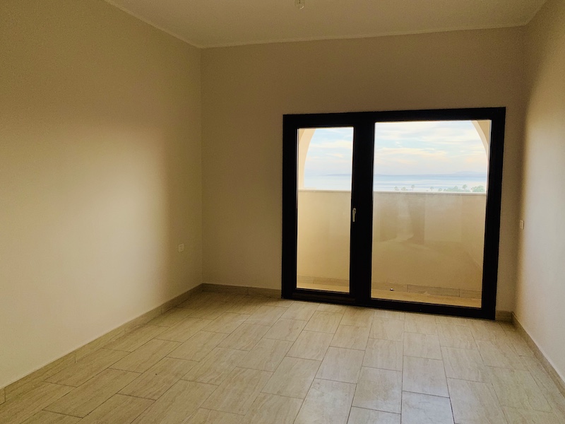 Three-bedroom Apartment Sea view