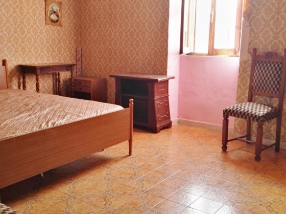 Italy: Independent and ancient apartment with backyard in historical town of the Scurcola Marsicana