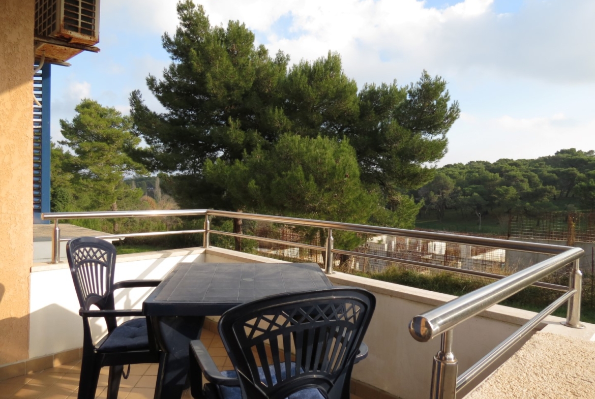 We are selling the apartment in excellent location, close proximity of Stupice camp.