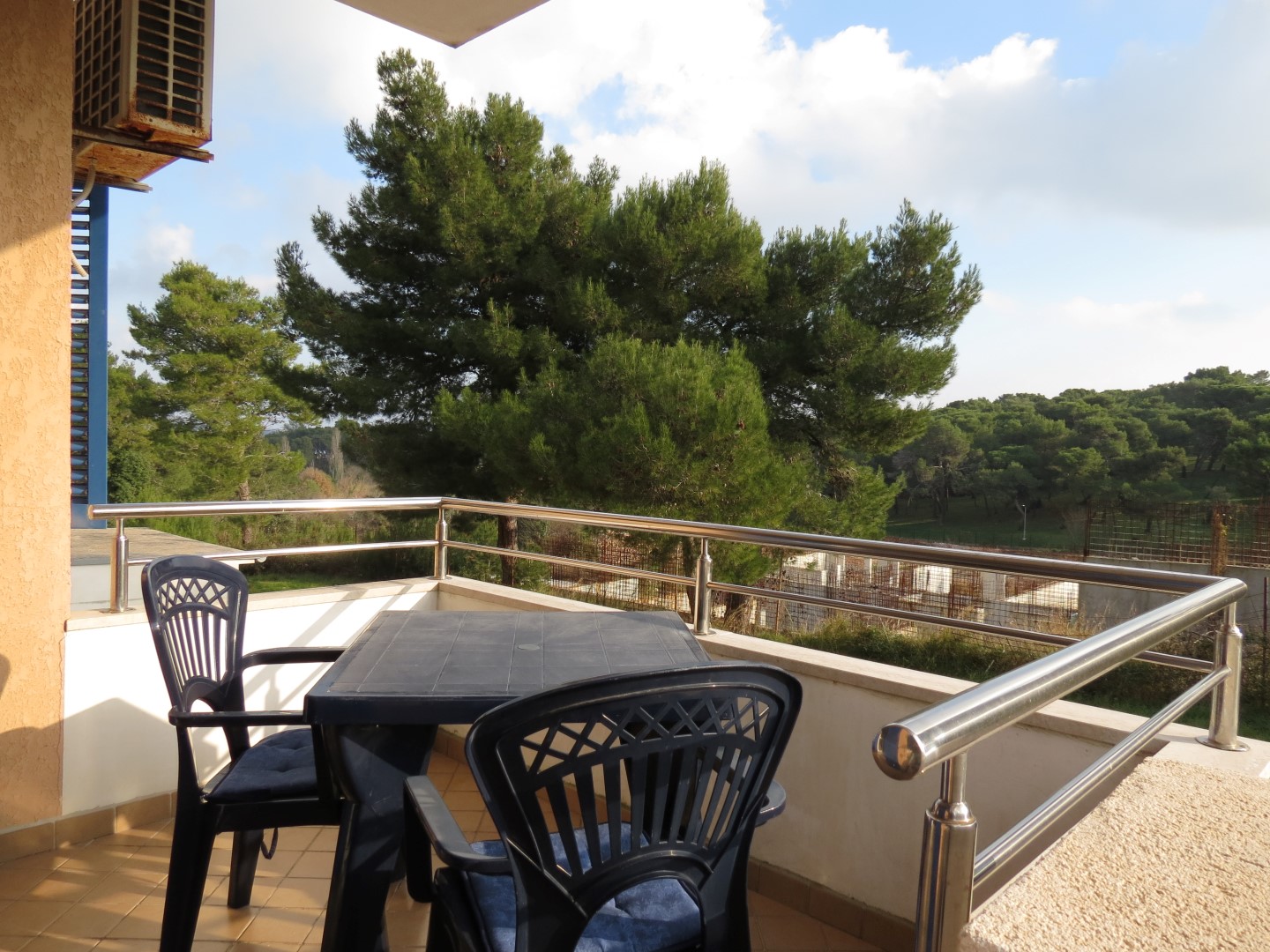 We are selling the apartment in excellent location, close proximity of Stupice camp.