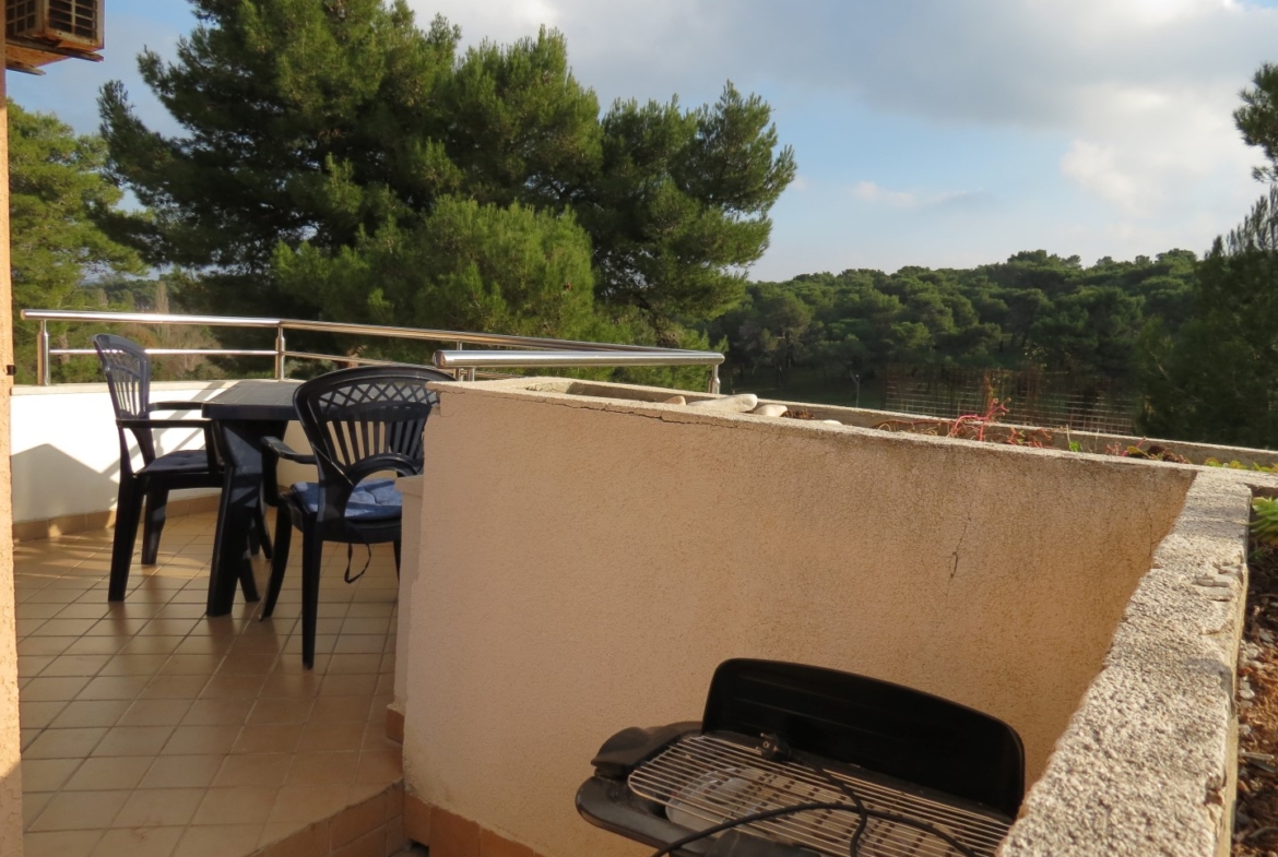 We are selling the apartment in excellent location, close proximity of Stupice camp.