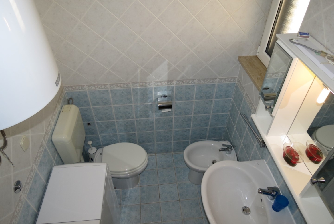 We are selling the apartment in excellent location, close proximity of Stupice camp.
