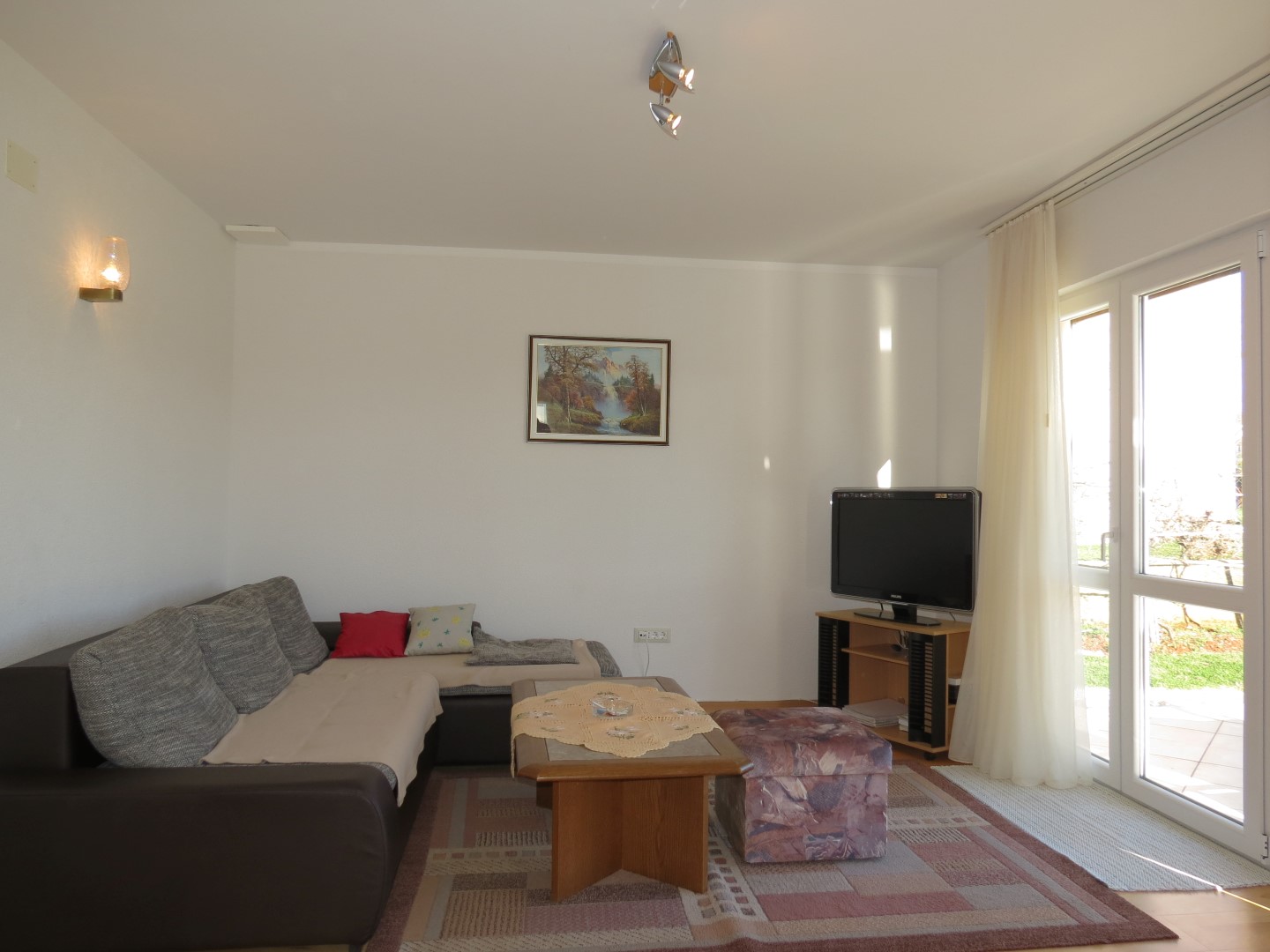 We are selling a very nice house in a quiet, neat village 10km from Poreč.