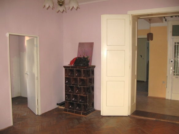 Apartment (need adaptation) for sale in Borongaj!