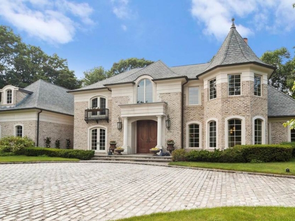 Villa in Brookville, New York.