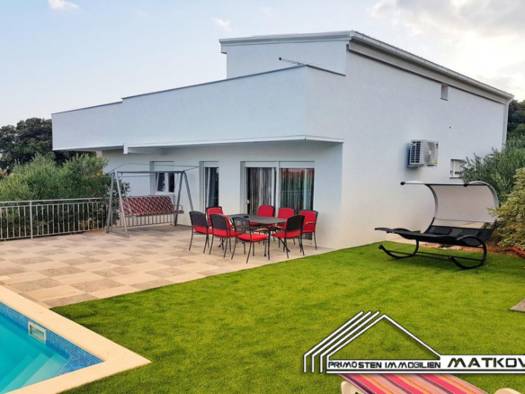 NEWLY BUILT HOLIDAY HOME NEAR TROGIR WITH SWIMMING POOL
