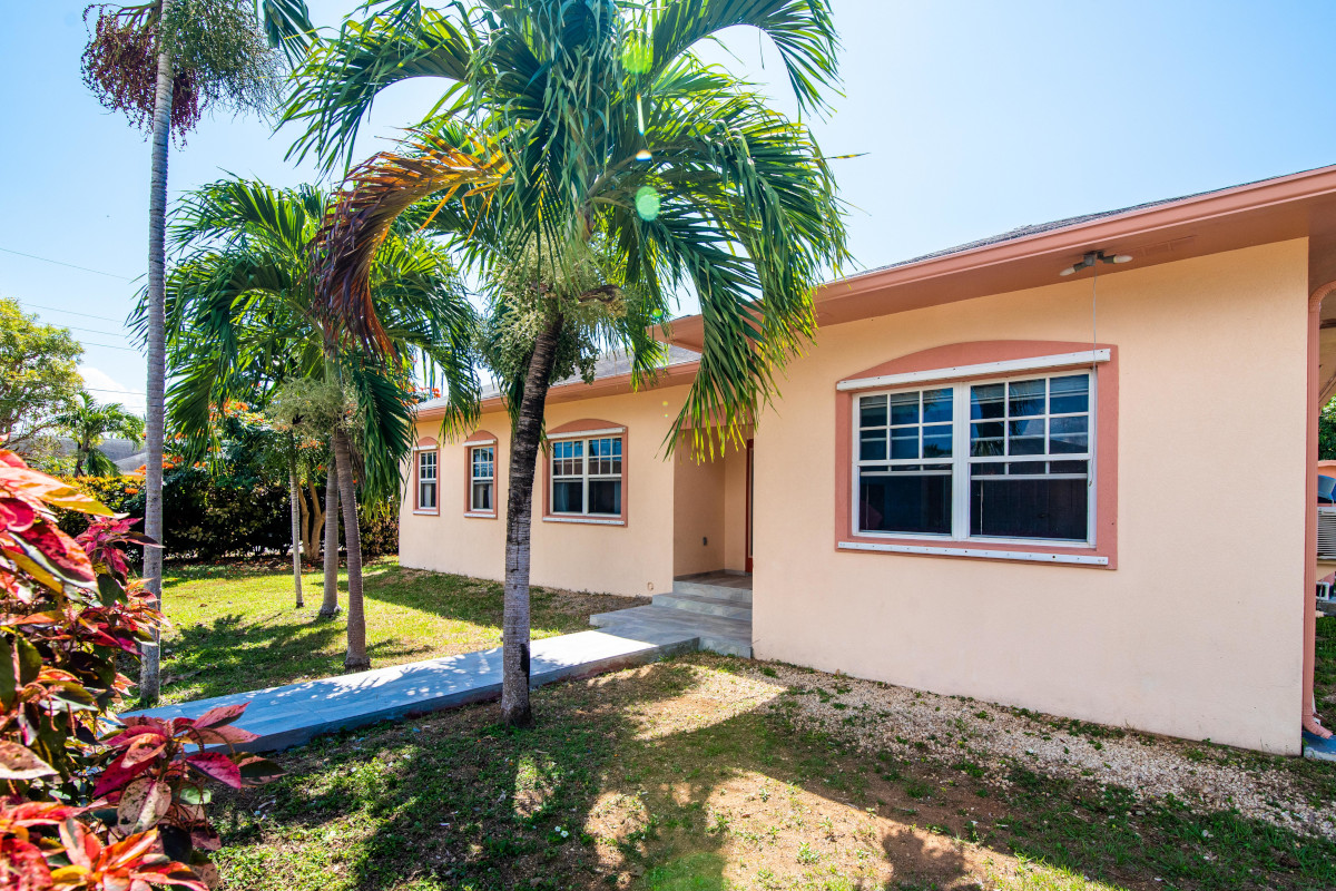 LowerValley-House-40-Content-Drive-Cayman-exteriorV GRAND CAYMAN’s Property