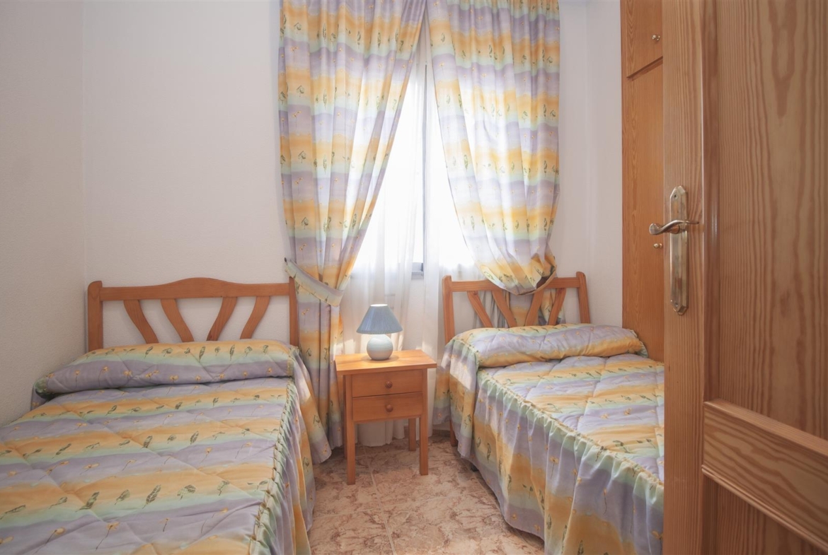 Apartment with own courtyard, in Torrevieja.