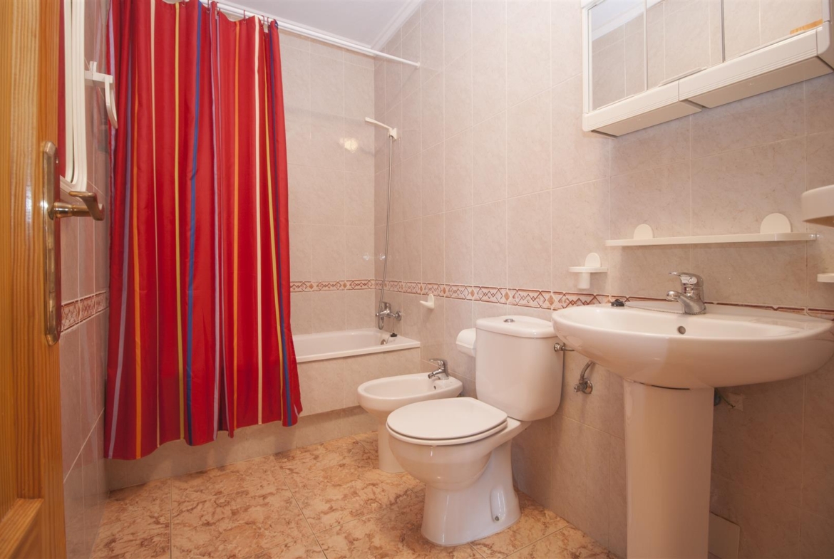 Apartment with own courtyard, in Torrevieja.