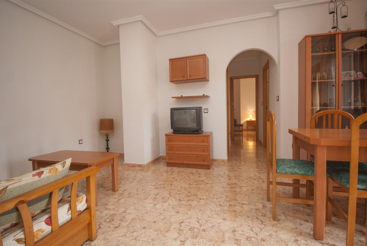 Apartment with own courtyard, in Torrevieja.
