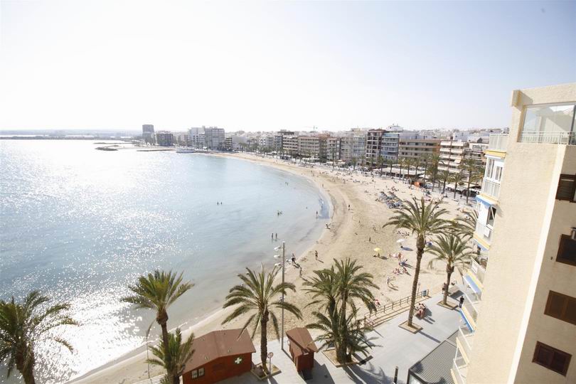 Lovely apartment, on the first line from the sea, in Torrevieja.