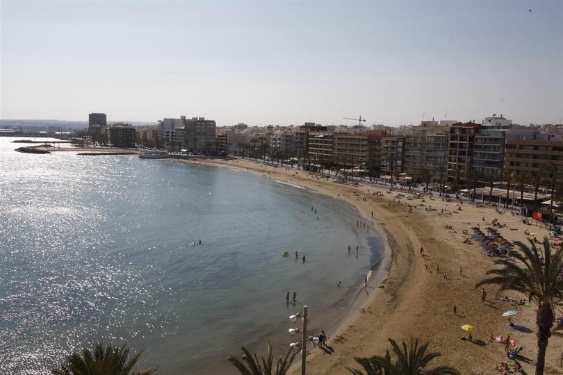 Lovely apartment, on the first line from the sea, in Torrevieja.