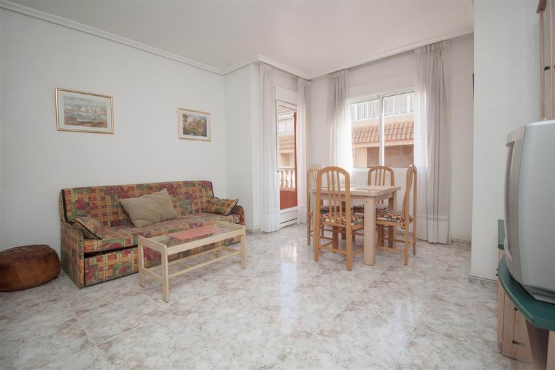 Apartment with a good repair, in Torrevieja.