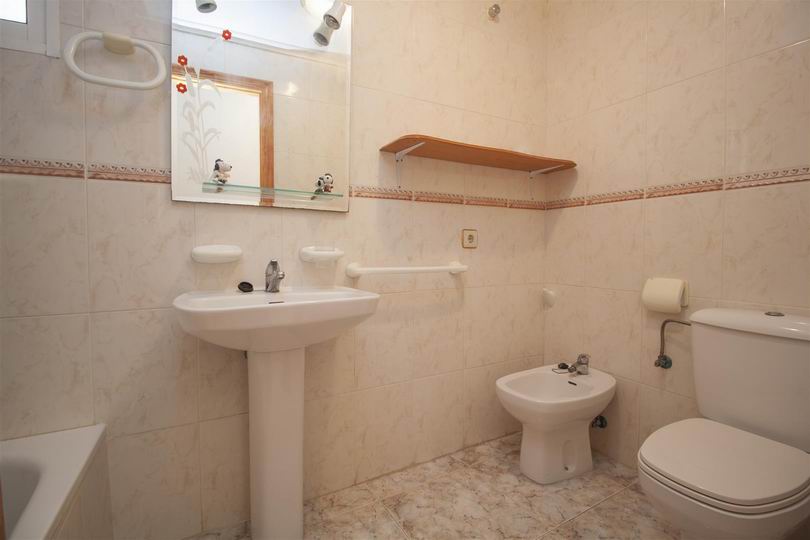 Apartment with a good repair, in Torrevieja.